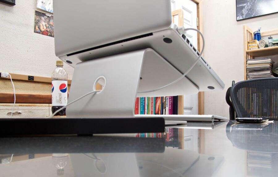 Deluxe Alu Macbook Pro Desk Stand - CaseBuddy Australia