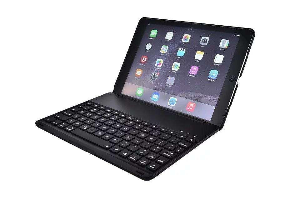 iPad Pro 10.5 (2017) Illumina Bluetooth Keyboard Case - CaseBuddy